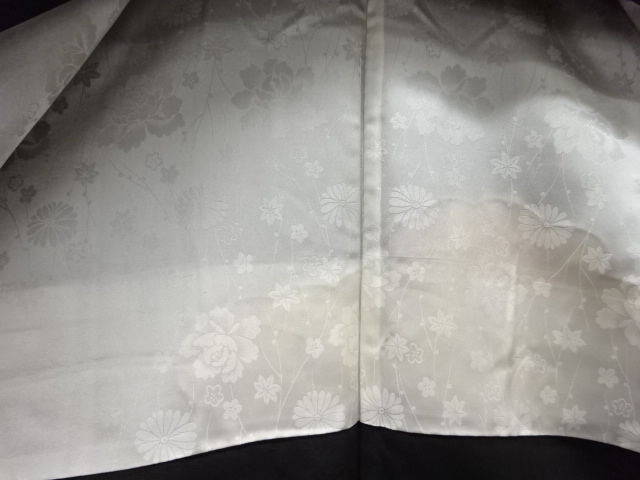  雲取りに格天井模様刺繍絵羽織